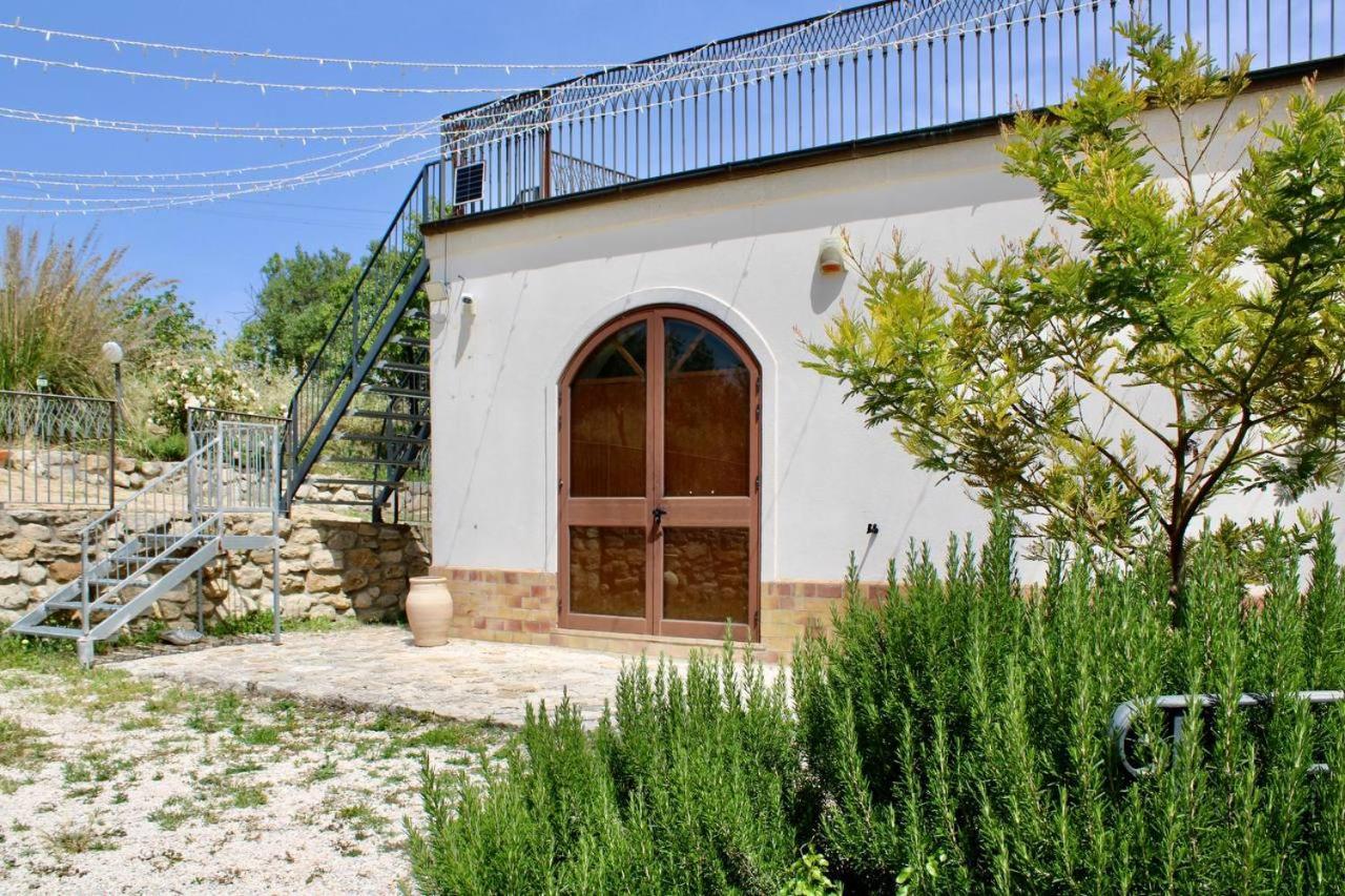 Roba Albanisi Hotell Aragona Exteriör bild